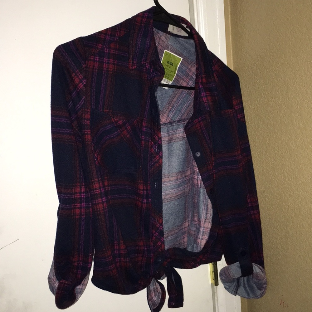 I’m selling a button down shirt a flannel